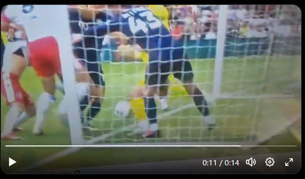 NytroLTFC's tweet photo. @The_Forty_Four yeah - proper 'goal' this https://t.co/BCPRnxoSDy