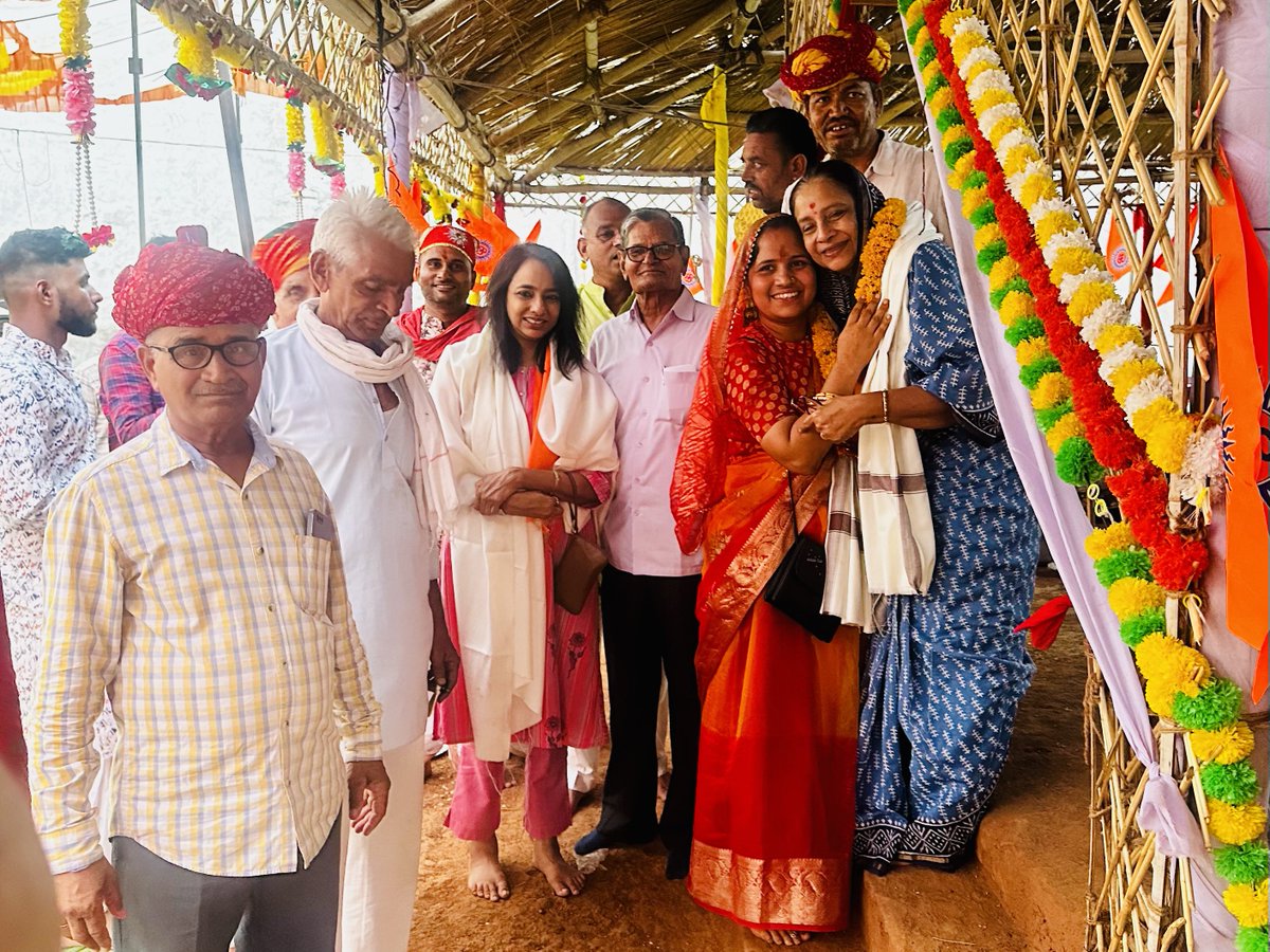 vibhamathur10's tweet photo. ग्राम आकोला, मांडलगढ़ में आयोजित महायज्ञ में उपस्थित होकर आशीर्वाद प्राप्त किया। 

@SachinPilot @vandanamathur 
#Mandalgarh https://t.co/aT6tS2FdMp