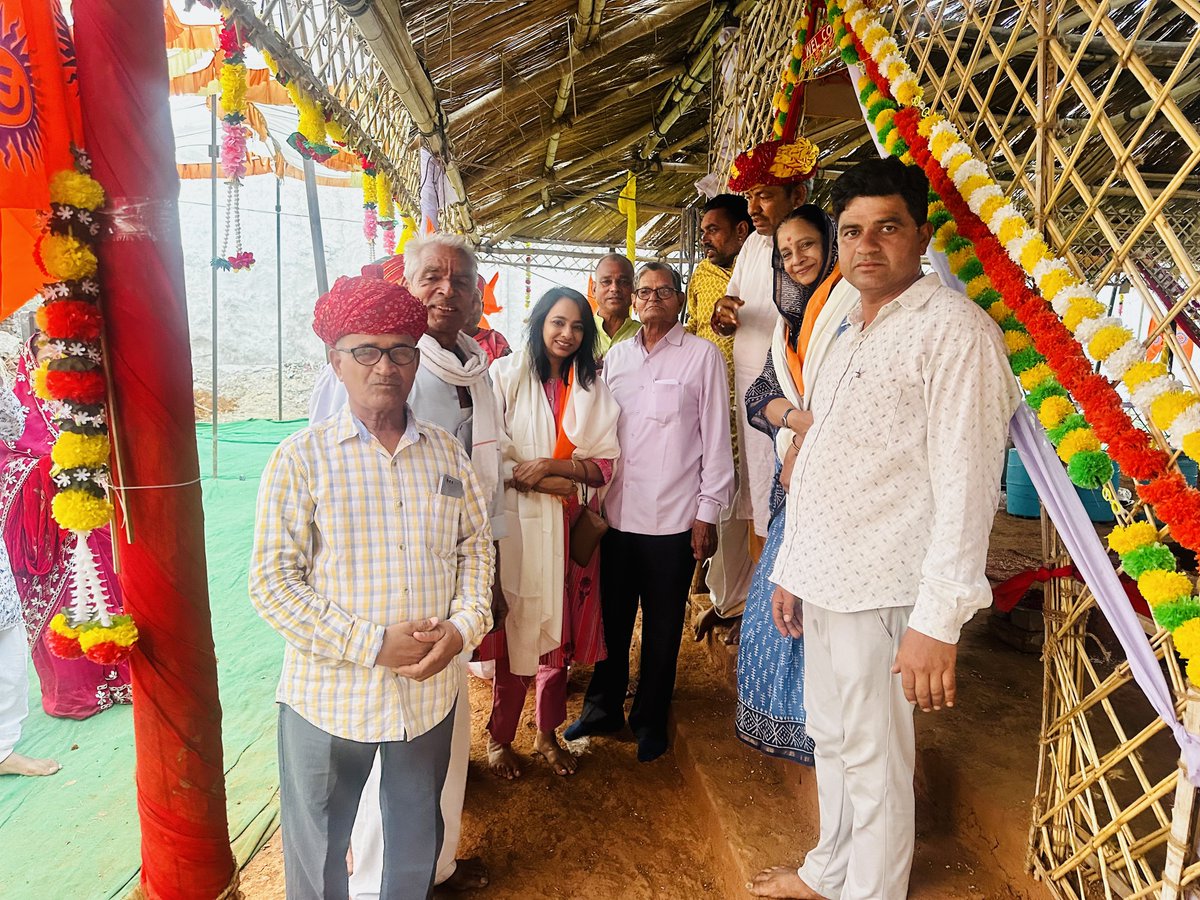 vibhamathur10's tweet photo. ग्राम आकोला, मांडलगढ़ में आयोजित महायज्ञ में उपस्थित होकर आशीर्वाद प्राप्त किया। 

@SachinPilot @vandanamathur 
#Mandalgarh https://t.co/aT6tS2FdMp