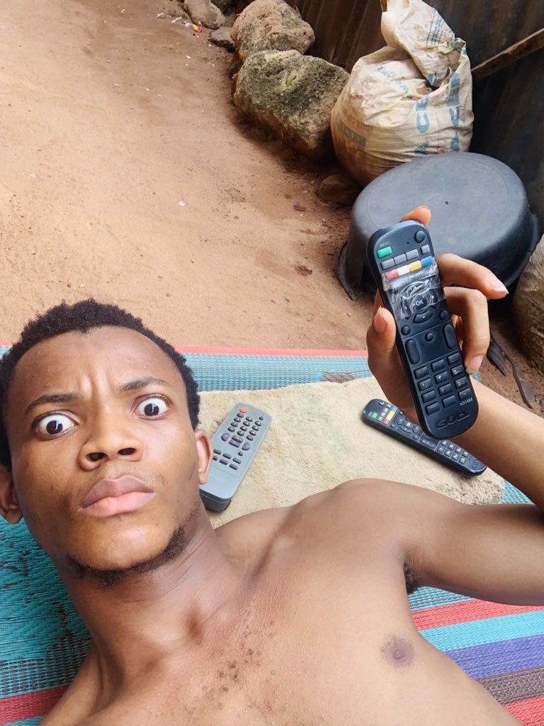 Pascaldey4you's tweet photo. Started a remote job in a small remote village, I hope with this new job I would be able to paint my small hurt. https://t.co/EPKYQZe8j2