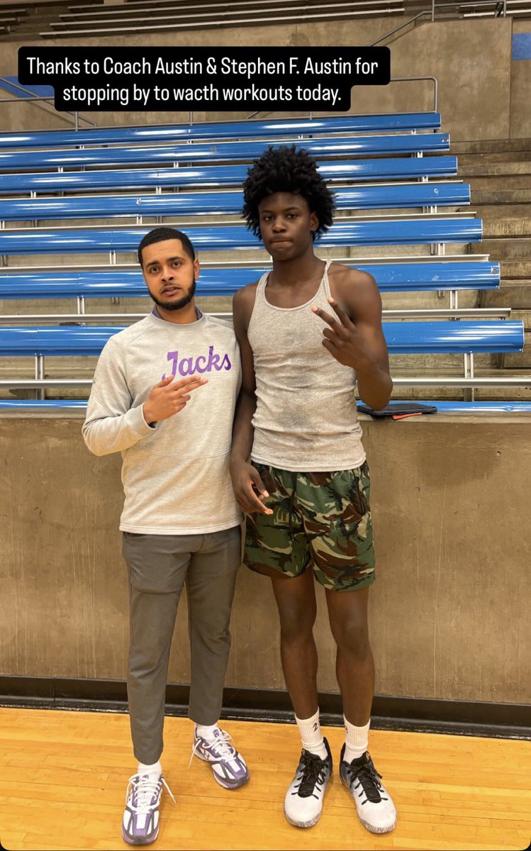 chronicles_hoop's tweet photo. Stephen F. Austin was in the DFW this past week checking in on local standouts @HuntDuece and @MrClay2027 former AAU teammates. 👀

Could the duo reunite at the next level? 🏀🔥 https://t.co/wlEP75fp2Z