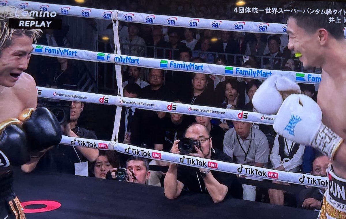 このシーンが今年イチになりそうなベストシーンだったなぁ。完勝だったとは思うけど最高の一戦。ありがとうございました！
#井上尚弥　#中谷潤人