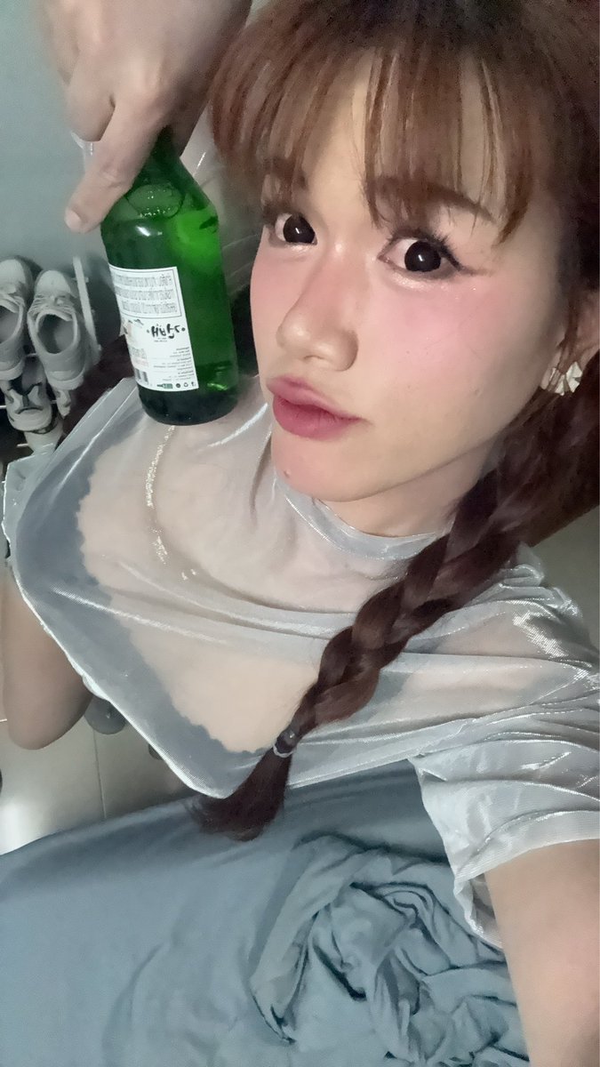 fa_chanan's tweet photo. นอก��ากโซจูที่ชอบกิน 
ก็คือ🐍ของเทอที่ชอบกิน 😂 https://t.co/jrg9tExC6y