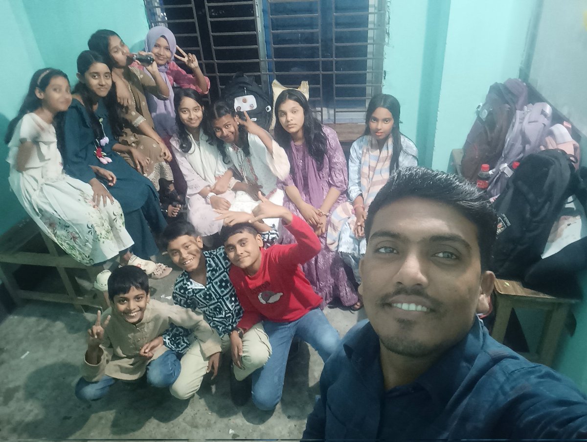 thehasibmia's tweet image. কনফিডেন্স একাডেমি"র ৬ষ্ঠ শ্রেণির প্রিয়  শিক্ষার্থীদের সাথে কিছু সময়। 
ছবিতে আছে অপূর্ব, কিষাণ, লুবান, খুশি, সেবা, হাবিবা,  সামিয়া, তায়্যিবা, মাহিয়া, মাশফি এবং সামিয়ার বোন। 
#thehasibmia #Jamalpur #students #classsix