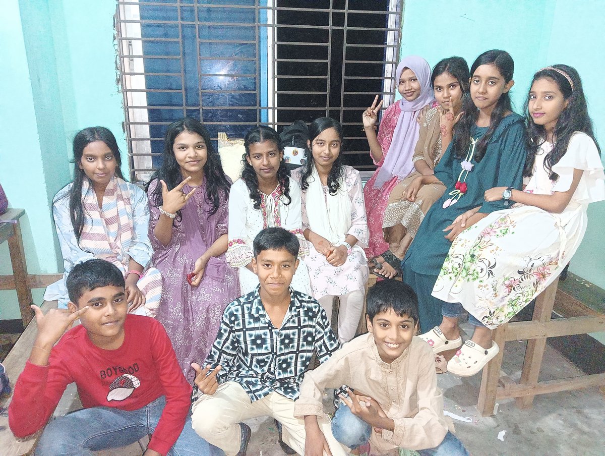 thehasibmia's tweet image. কনফিডেন্স একাডেমি"র ৬ষ্ঠ শ্রেণির প্রিয়  শিক্ষার্থীদের সাথে কিছু সময়। 
ছবিতে আছে অপূর্ব, কিষাণ, লুবান, খুশি, সেবা, হাবিবা,  সামিয়া, তায়্যিবা, মাহিয়া, মাশফি এবং সামিয়ার বোন। 
#thehasibmia #Jamalpur #students #classsix