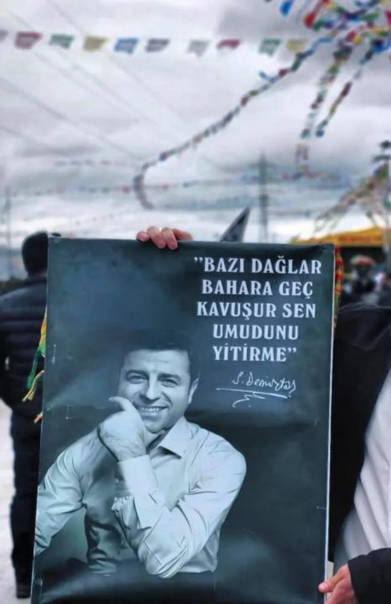eylemalkan_'s tweet photo. "Bazı dağlar bahara geç kavuşur sen umudunu yitirme"

Selahattin DEMİRTAŞ ✨

💜 https://t.co/M7lq1qmzTT
