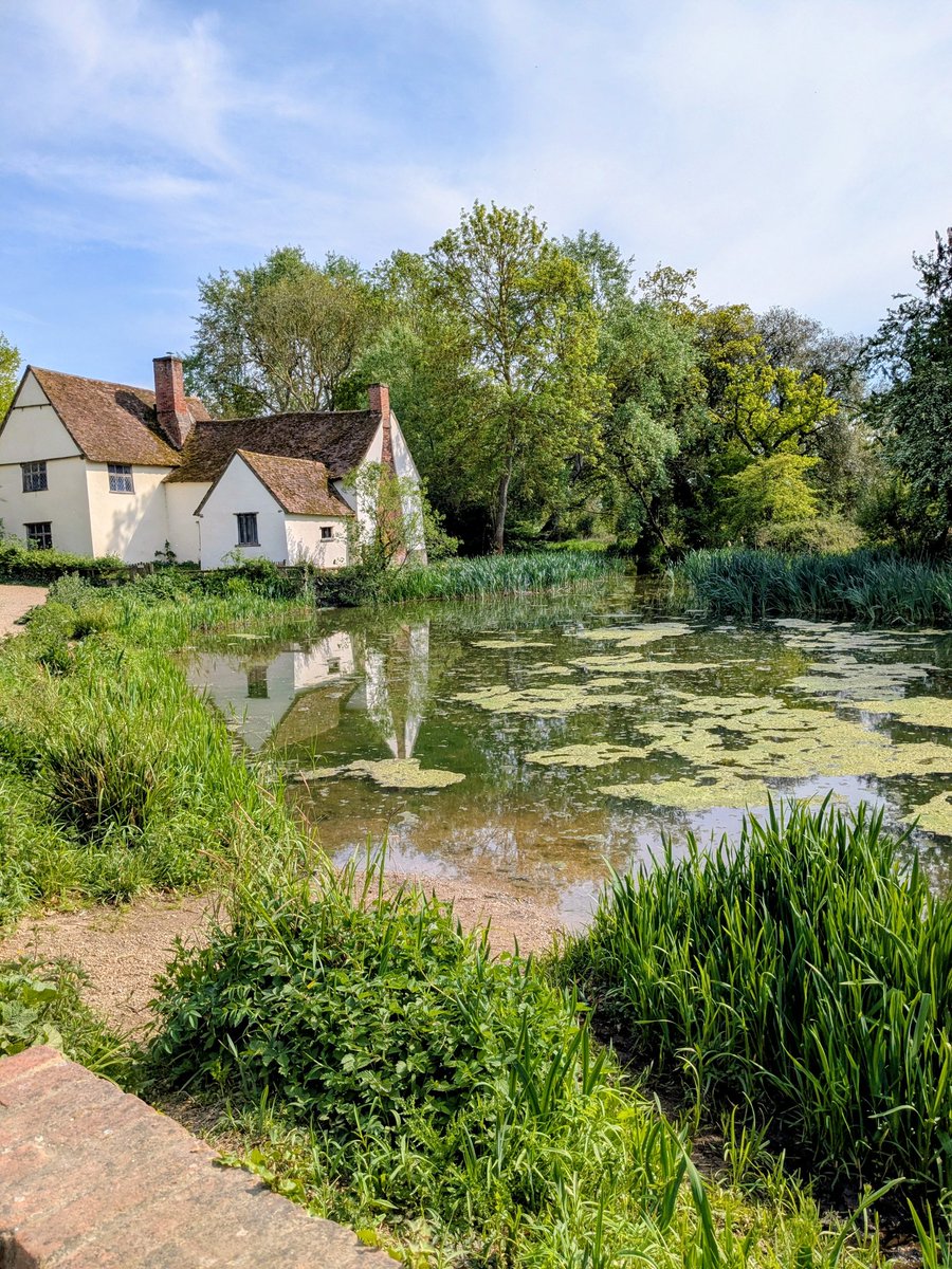 KatherinePathak's tweet image. Lovely day for a walk from Dedham to Flatford Mill 🌞🐮#Essex #Suffolk