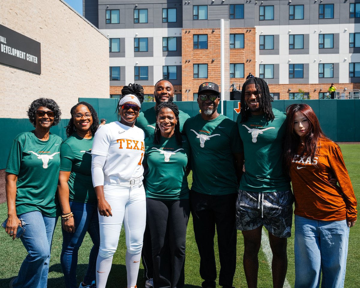 Texas Softball tweet media