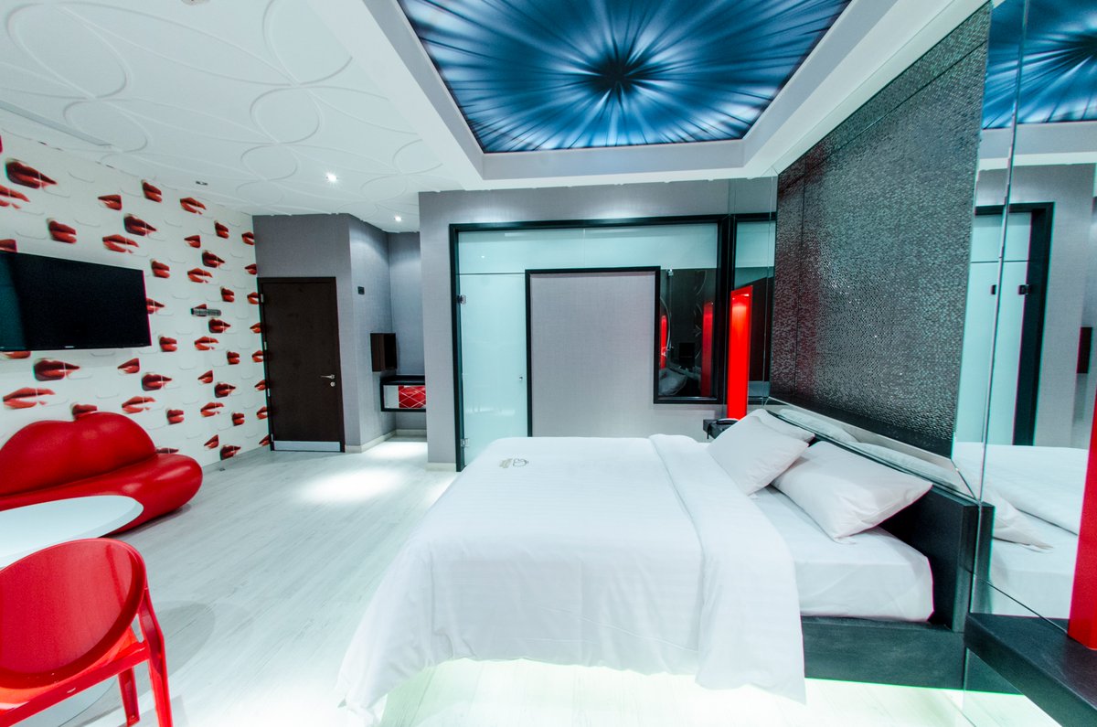 Dallas Suites Hotel tweet media