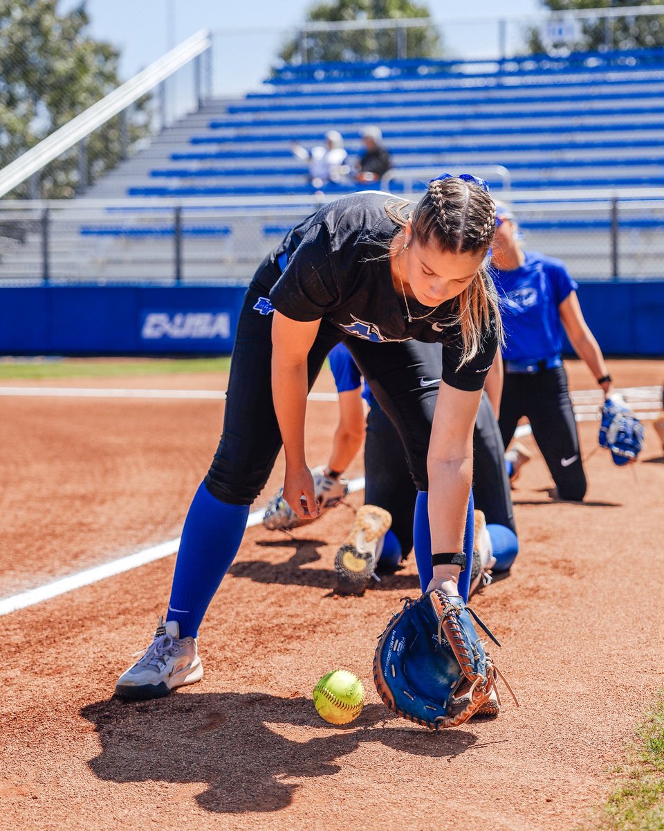 MT_Softball's tweet photo. The stage is set

#BLUEnited | ⚡️⬆️ https://t.co/Ud3Qo37L8U
