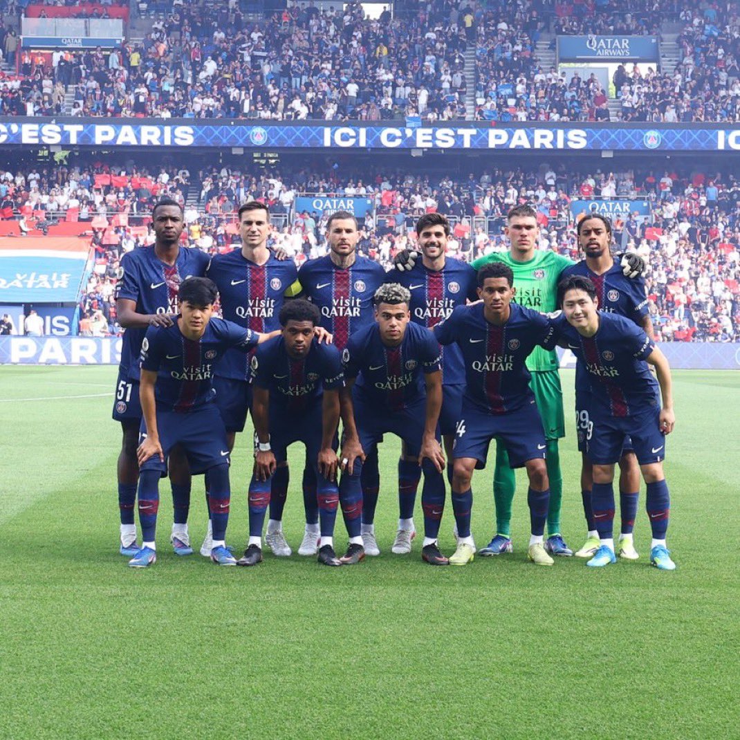 PSG_Report's tweet image. 🔴🔵 | 𝐅𝐔𝐋𝐋 𝐓𝐈𝐌𝐄: PSG 2-2 Lorient F.C

Ibrahim Mbaye 6’
Warren Zaïre-Emery 62’

The game ends in a draw at the Parc des Prince, Your thoughts on the game?  🗣️

#PSGFCL | #Ligue1