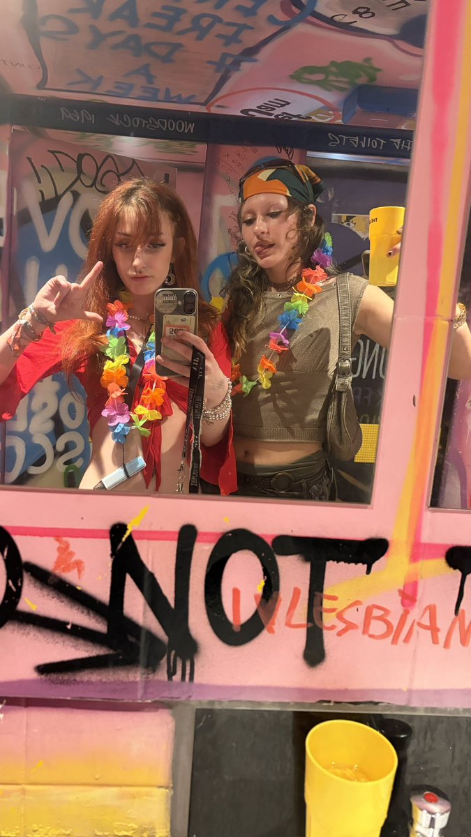 💕𝓰𝓸𝓭𝓭𝓮𝓼𝓼 𝓯𝓸𝔁𝔂💸 tweet media