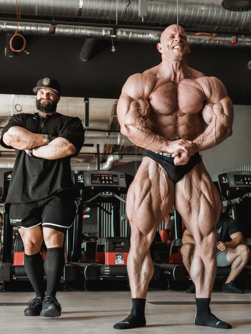 fitness_volt's tweet image. @ifbb_pro_michalkrizokrizanek  looking shredded 1 week from NY Pro 🔥👊

#strengthtraining  #bodybuilding