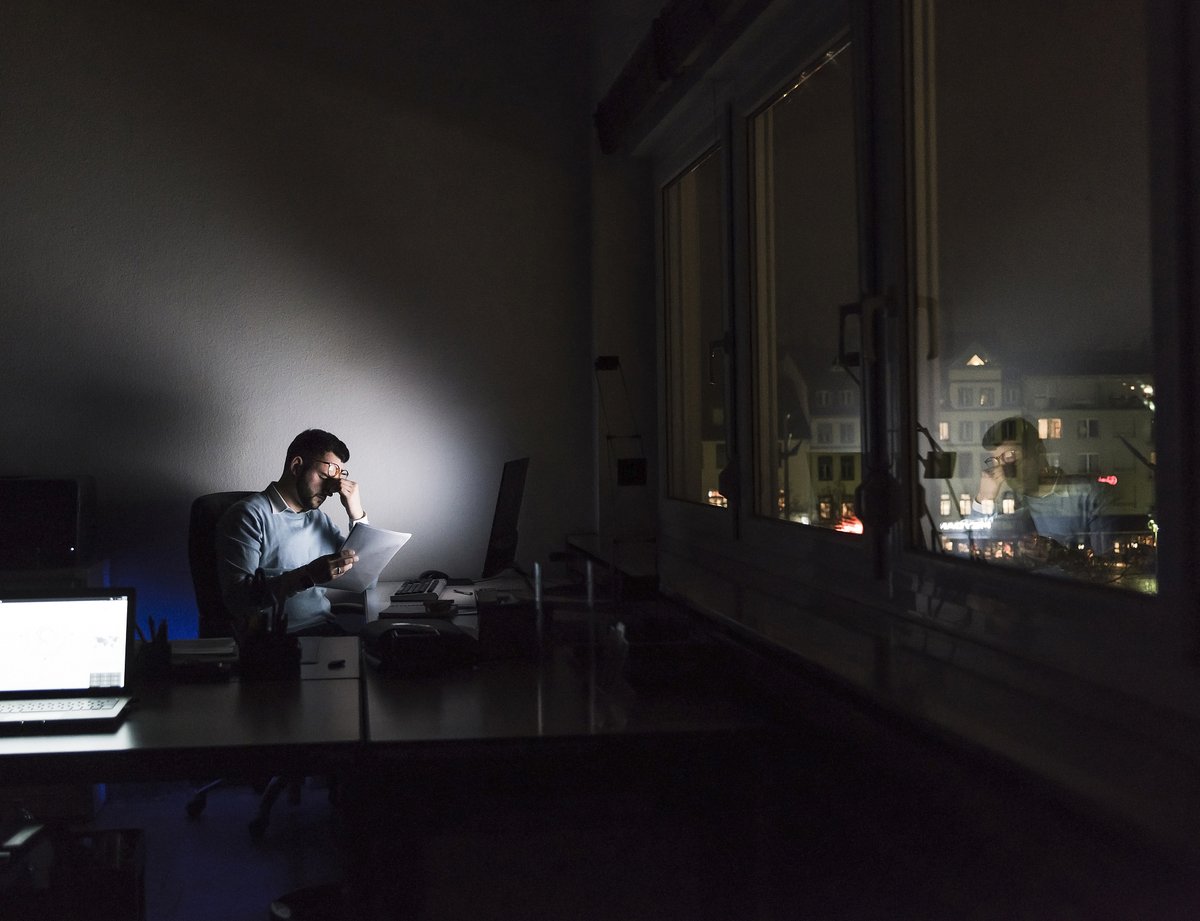 BornHitta's tweet photo. "Overtime mode activated: Laptop glow, coffee steam, and deadlines that wait for no one. Who’s with me  #WorkMode #OvertimeLife" https://t.co/AJ5vBV0Xg6