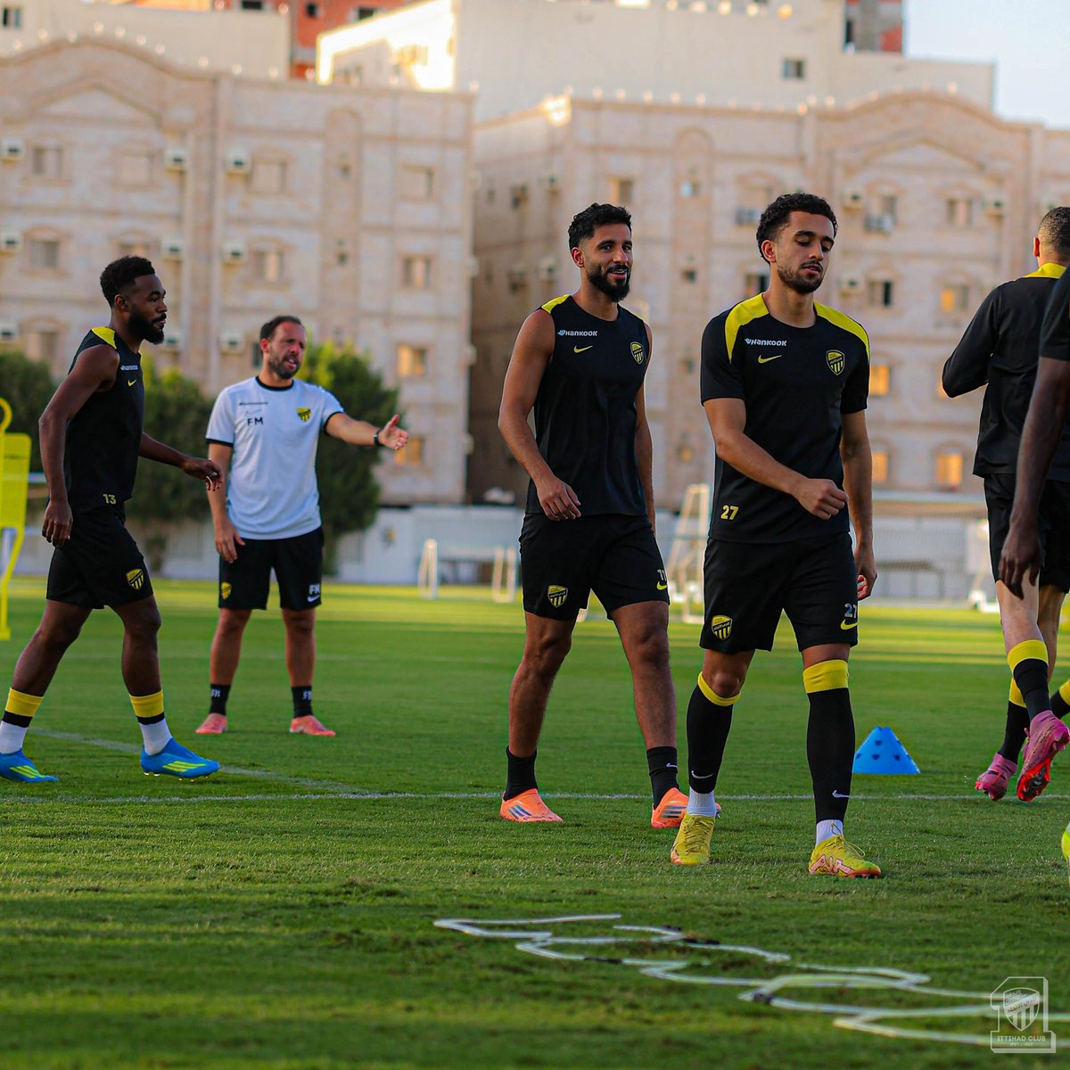ITTI MANIA - اتي مانيا tweet media