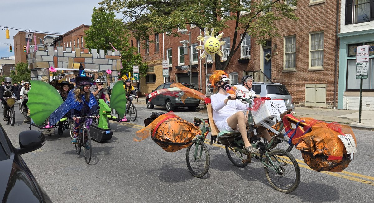 k808a's tweet photo. First time we’ve been in Baltimore for the American Visionary Art Museum’s Kinetic Sculpture Race — we didn’t get to see the water entry but plenty of weird sights and good spirits to go around along the race route  
https://t.co/OM6D6L0ahh https://t.co/xcoi1IzFo9