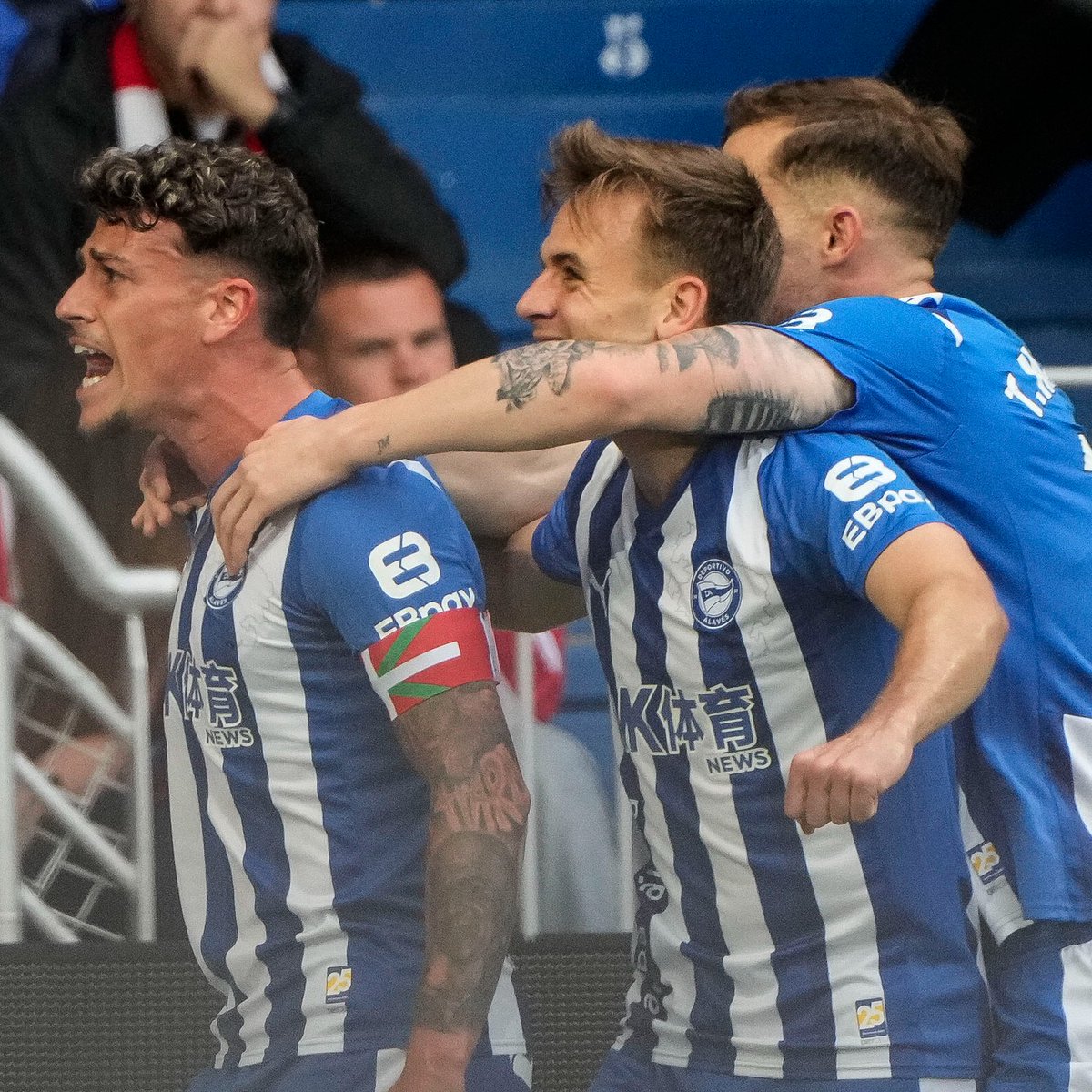 LaLiga's tweet photo. 💙 CAPITÁN @Antonio_6Blanco. 

#DesenlaceLALIGA | @Alaves https://t.co/WLYixecMZj
