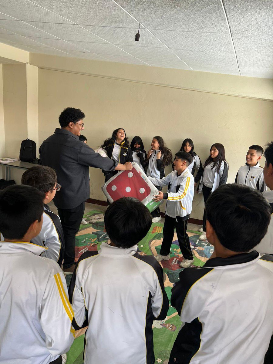 CCPDCUENCA's tweet photo. 🎓 Implementamos formación en derechos sexuales y prevención de violencia con estudiantes de la Unidad Educativa San Luis Beltrán.

💬 Decisiones informadas, espacios seguros.
#CuencaSeTransformaConDerechos https://t.co/eh9hKHUXtu