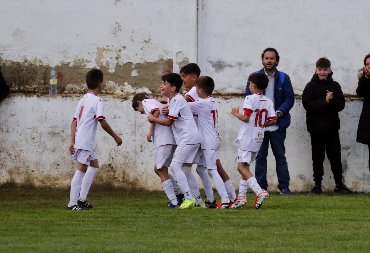 CultuAcademia's tweet photo. #CyDLBA #CopaCyL
🏟️ Eras de las Candelas (Dueñas)
Octavos de final
@PuenteCastroFC 0 - Benjamín A 4 https://t.co/pEJ8OVxOlm