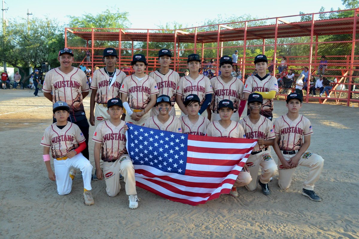 03jauregui's tweet photo. Con mucho gusto acompañamos a nuestro amigo Ramón Chávez Corrales Presidente de la Liga de Béisbol Infantil Interejidal de Hermosillo, en su Inauguración “COPA SOSA SPORTS” 2026, categoría 13-14 años. 
 ¡PlayBall! ⚾️ https://t.co/oYDuw0clH9