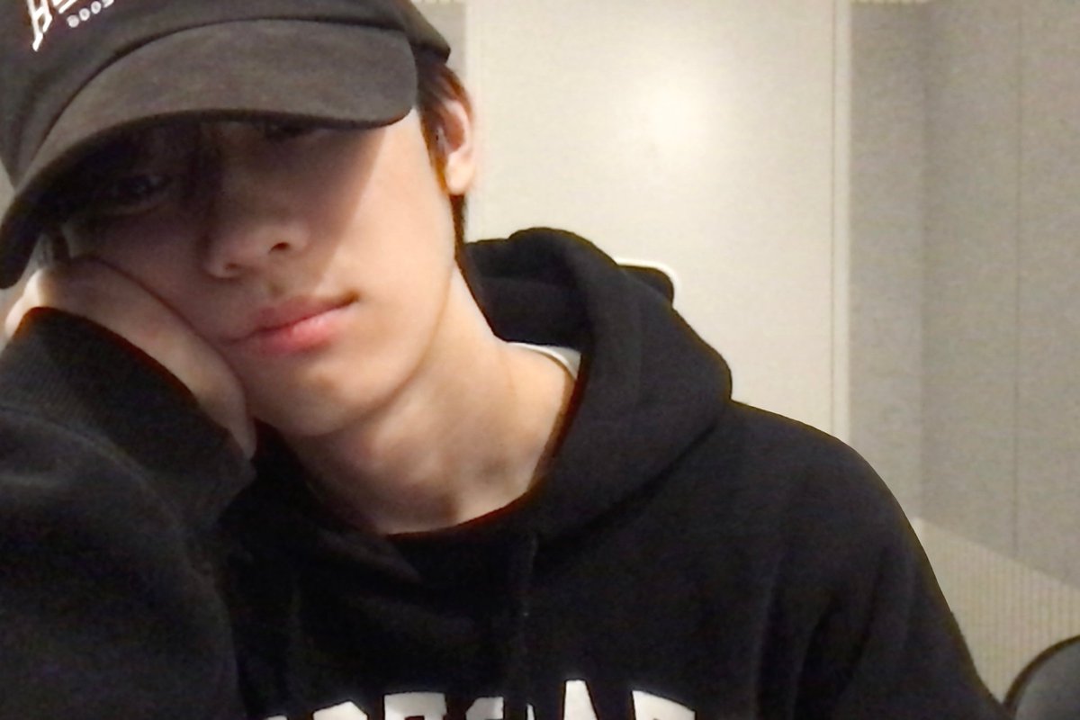 hrtzwav_ina's tweet photo. [💌] 260503 | YOUNGJUN Plus Chat 💜

#hrtzwav #하츠웨이브 #YOUNYOUNGJUN https://t.co/Kqh4lIvLan