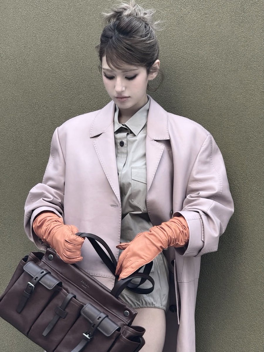 Sromi's tweet photo. Prada icon, https://t.co/rPWz57Lfxj
