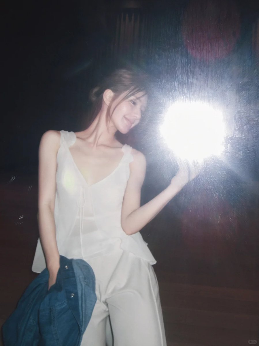 zhaolusi_intl's tweet image. [📸]  050226 #ZHAOLUSI #赵露思           
Zhao Lusi XHS &amp;amp; IG @/rooosyzh09 Update

“ 📷”

#RosyZhao #조로사 #จ้าวลู่ซือ