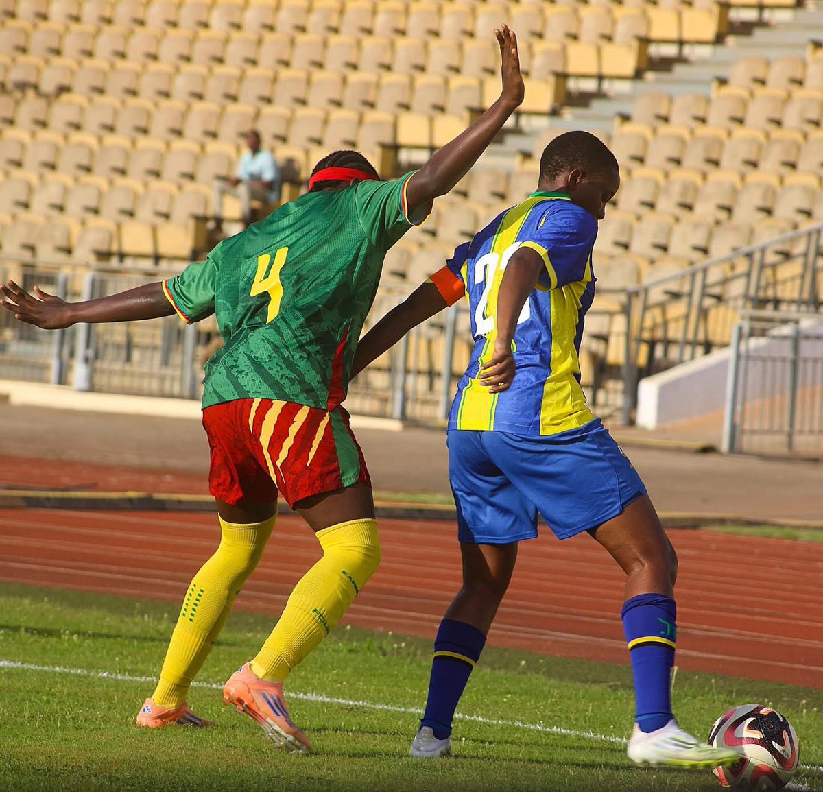 CRTV_web's tweet image. ⚽️ #Football

Half Time (45’+4’)

  🇨🇲 #CAMEROON 2️⃣ 🆚 1️⃣🇹🇿 #TANZANIA
Scorers: Winfrida Hubert ⚽️(14’) 🇹🇿 
Myriam Maéva Nyadjou Wamen  (41’) 🇨🇲 
Christian Kiki Maeva ( 45’ + 4’) 🇨🇲 

📅 02 Mai 2026
⏰ 45’
🏟️ Stade Ahmadou Ahidjo
📍 Yaoundé - Cameroun

#U20FIFAWWC2026Q| #CMRTANZ|