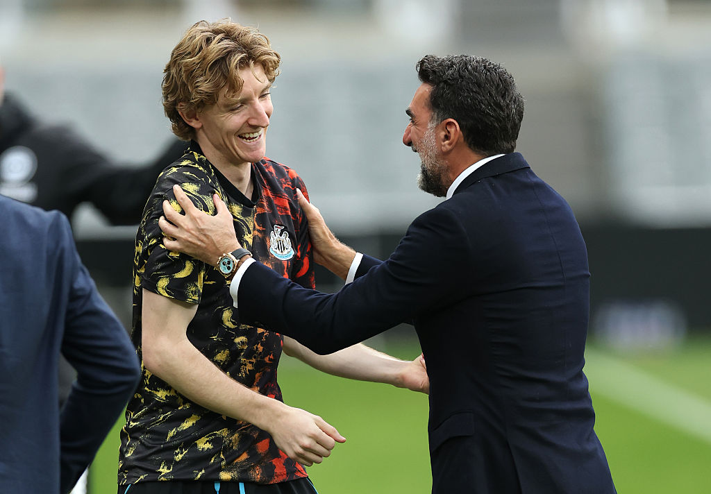 Yasir Al-Rumayyan spoke to #NUFC squad in the dressing room after the game. 

Eddie Howe: "He spoke with the players after the game and spoke really well about his plans for the future and how committed he and everyone is to the football club, long-term growth and exciting times