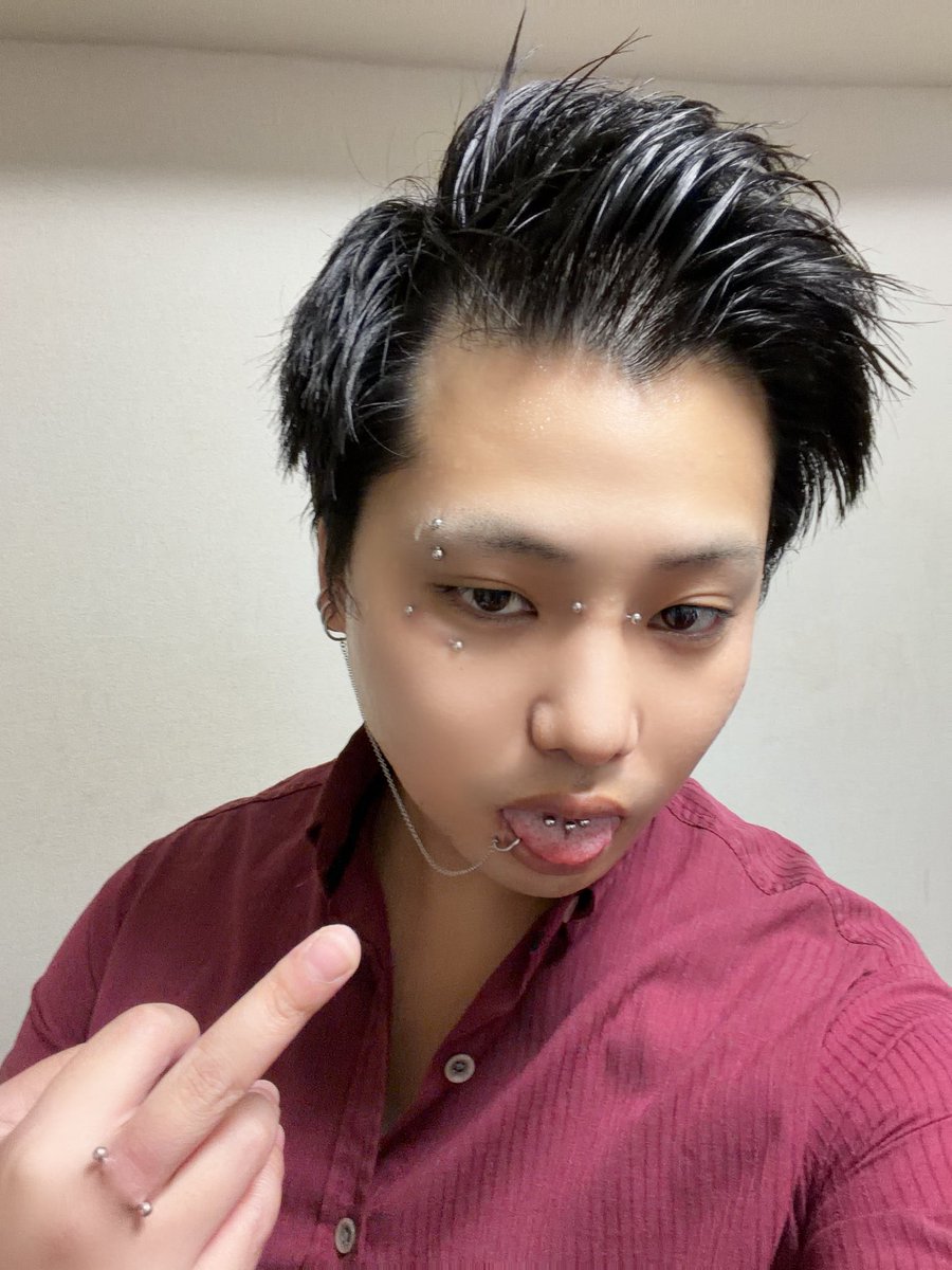 Auguste_clown18's tweet image. 歌舞伎でBARやってます！
ゴールデンウィーク呑みたりてない方！
気軽にDMお待ちしてます！
男性5000円
女性3000円
鏡月飲み放題
缶もの入れていただけたらフリータイムで呑めます！
#歌舞伎町
#BAR
#お酒好きと繋がりたい
#ピアス好きと繋がりたい