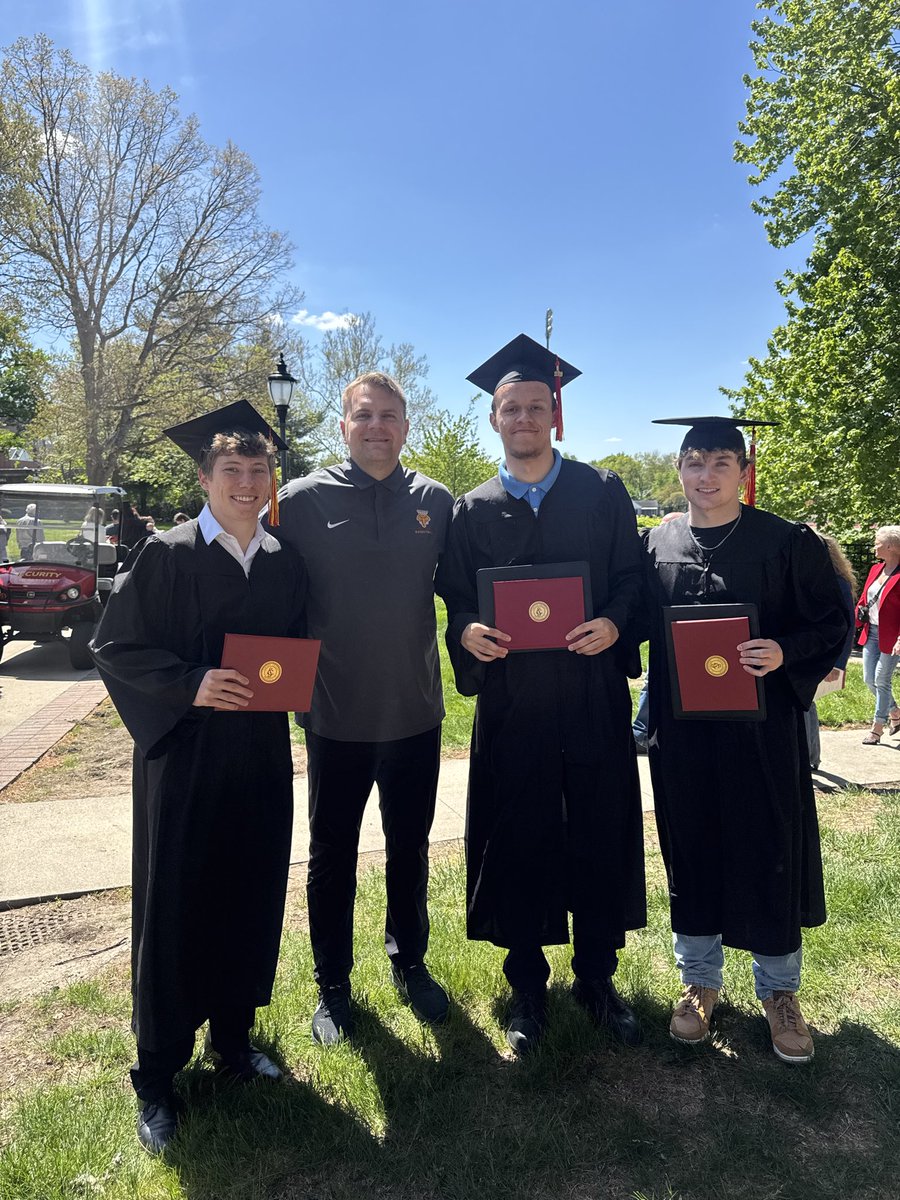 Simpson Men's Basketball tweet media