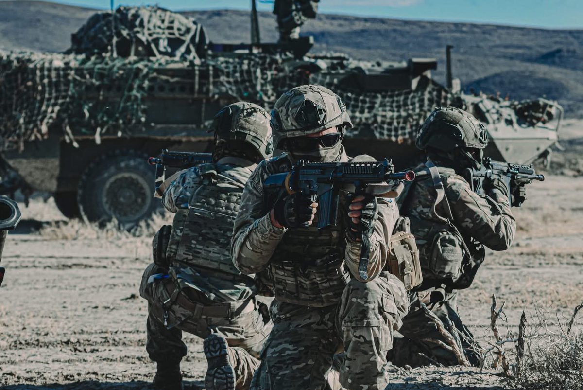 SA_Defensa's tweet image. 📍#Argentina (🇦🇷)

Some photos from the @Ejercito_Arg’s Exercise Keken in the south of the country.

The exercise trains personnel in multi-system operations, coordinating between armored, artillery, and infantry forces.