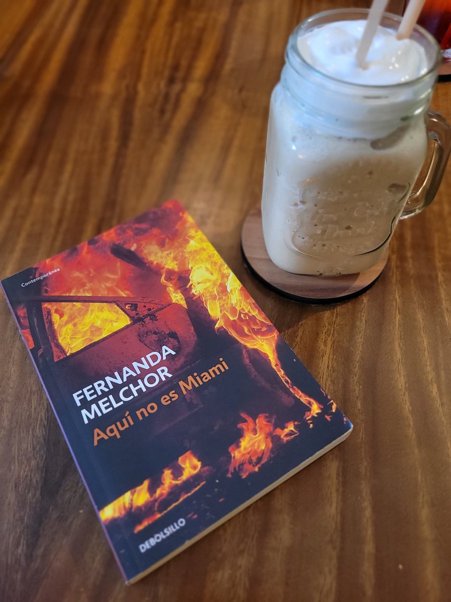 Lugares lindos para leer en Coatza: Cokio Café. ✨️

Nos llevamos esta joya de Fernanda Melchor y lo disfrutamos mucho. 👌🏻