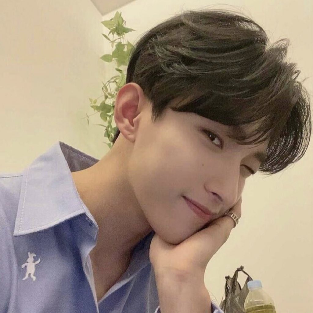 fnsdrk's tweet photo. 👩🏻‍❤️‍💋‍👨🏻...

                   𝐒𝐄𝐕𝐄𝐍𝐓𝐄𝐄𝐍 𝐃𝐊

　　　　　04(05)     Osaka     同拒無

　　　　　♡ or ↻でお迎えです🌹

#seventeen
 #dk
#CARATさんと繋がりたい https://t.co/Deb2CaweLz