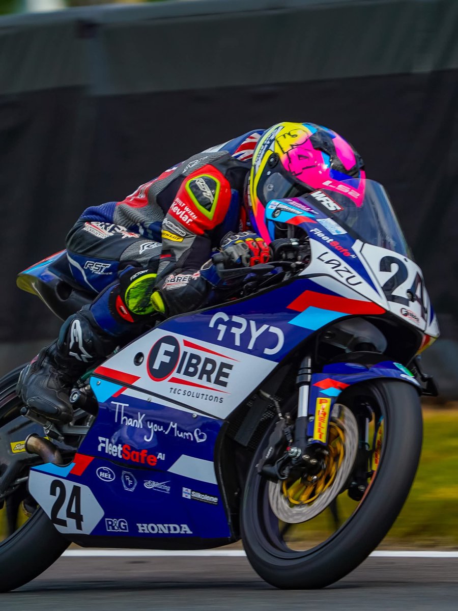 GrassrootsToGP's tweet image. Jack Dunabie takes the first Pole Position of the 2026 R&amp;amp;G Moto4 British Cup season;

🥇 Jack Dunabie 
🥈 Jack Burrows 
🥉 Ryan frost

4th. Luke Fitchett
5th. Marco Holt
6th. Clayton Edmunds
7th. Hudson Kai Cooper 
8th. Mason Foster 
9th. Jensen Bishop

#BSB #MotoGP #Racing