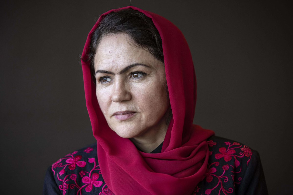 FaridNaheed's tweet photo. @Fawziakoofi77 روایت زنی‌ست که سال‌ها در برابر بیعدالتی ایستاد و هزینه داد. از آن دست صداهایی‌ که نه با حذف، نه با فشار، و نه با گذر زمان خاموش می‌شوند. انسانهایی چون او در حافظه‌ی تاریخ مبارزات زنان افغانستان، به ریشه بدل می‌شوند، ریشه‌هایی که هیچ قدرتی توان کندن‌شان را ندارد. https://t.co/W8YufjPccr