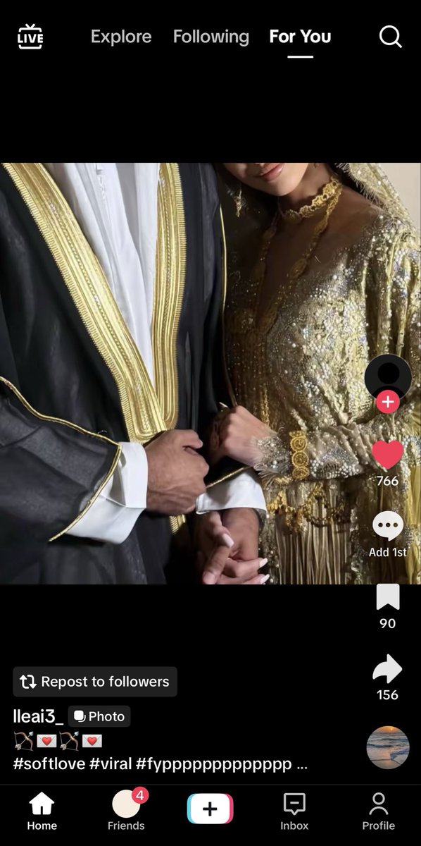 ٤ tweet media