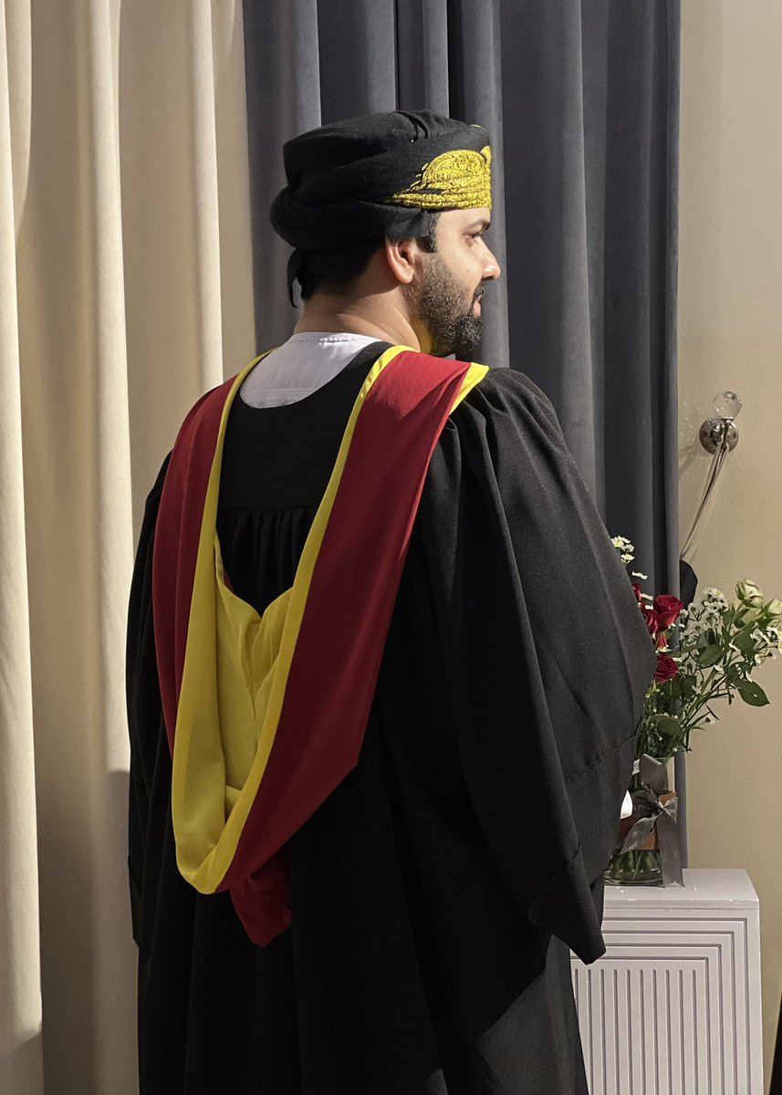 aljassimbalushi's tweet image. في هذا اليوم المميّز، أختتم فصلًا مهمًا من مسيرتي الأكاديمية، بعد سنواتٍ من الجدّ والاجتهاد. رحلةٌ لم تكن سهلة، لكنها كانت مليئة بالخبرات التي صنعت مني ما أنا عليه اليوم. الشكر لكل من ساندني، والقادم بإذن الله أجمل.
. @GulfCollege @cardiffmet 
  #bachelor #graduation 🎓
27-4-2026