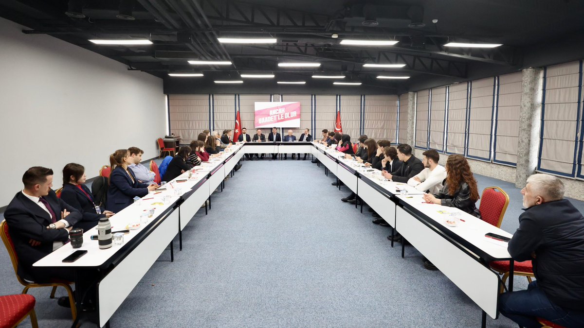 Genel Başkanımız Mahmut Arıkan, Kafkas Dernekleri Federasyonu Siyaset Akademisi Öğrencileri ile bir araya geldi.