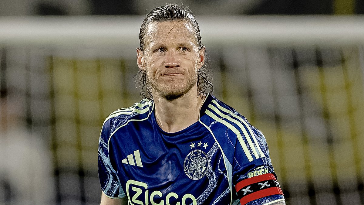 vandaaginside's tweet image. Wout Weghorst meldt zich op het laatste moment af voor topper Ajax – PSV vandaaginside.nl/sport/binnenla… #vandaaginside