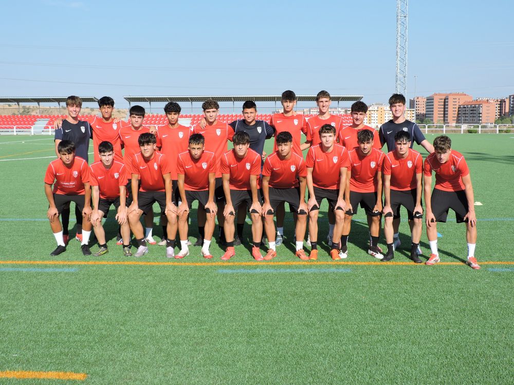LuisGarcinuno3's tweet photo. Gran campaña de los chicos del Juvenil "B" de la @UDLogrones que se llevan el título liguero de Juvenil nacional tras una gran competición ante rivales como EF Mareo y CD Valvanera.
20🟢, 6🟡 y 4🔴 para los dirigidos por @JaviAdan81 y @2peter22.
🏆Enhorabuena a todos🏆 #UDLog https://t.co/6g32ST4haV