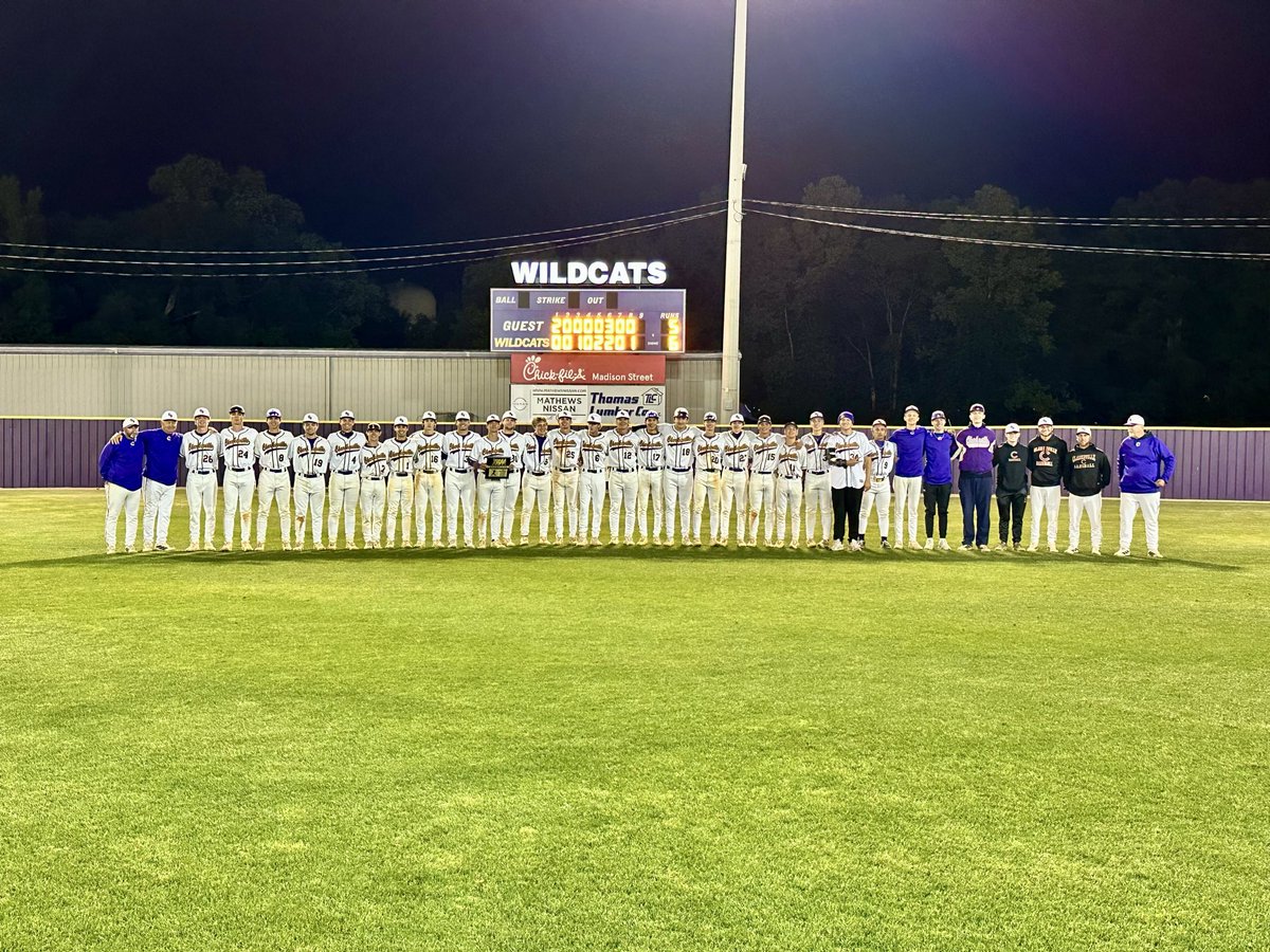 ClkHighBaseball's tweet photo. Carter Hedrick great start on mound , 1-3 with double!
Dawson Smith great relief gets Win No earned runs.
Braxton Weatherford huge leadoff double in 8th and scores winning run.
Lucas Lingg game winning Sac Fly. 2 R.B.I.’s
Anderson McAfee 2-3 with double
Benton Barksdale bunt 1b https://t.co/1QA3eqzfJ0