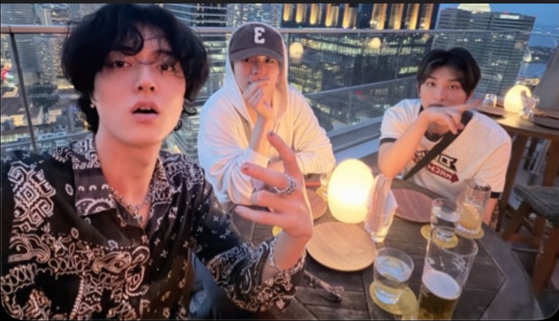 คืนนี้3แสบดื่มกันหนักจริงๆ รุโตะบอกว่าวันนี้เขารู้สึกดีมาก เพราะพวกเขาสนุกกันสุดๆ