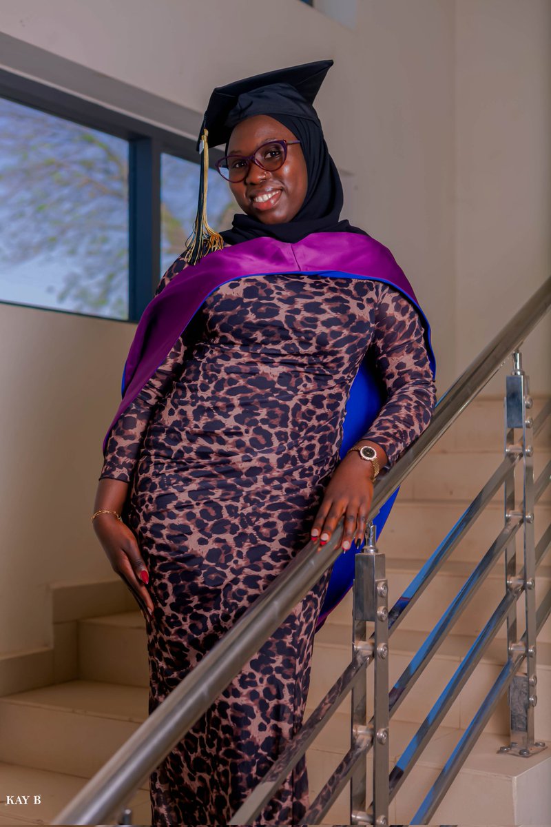 Rahma2lah's tweet photo. The  sun is too hot today🥵 cus we added degrees to our Names🥰
#Doubledegreee
#MBChB https://t.co/gszg9qhzQk