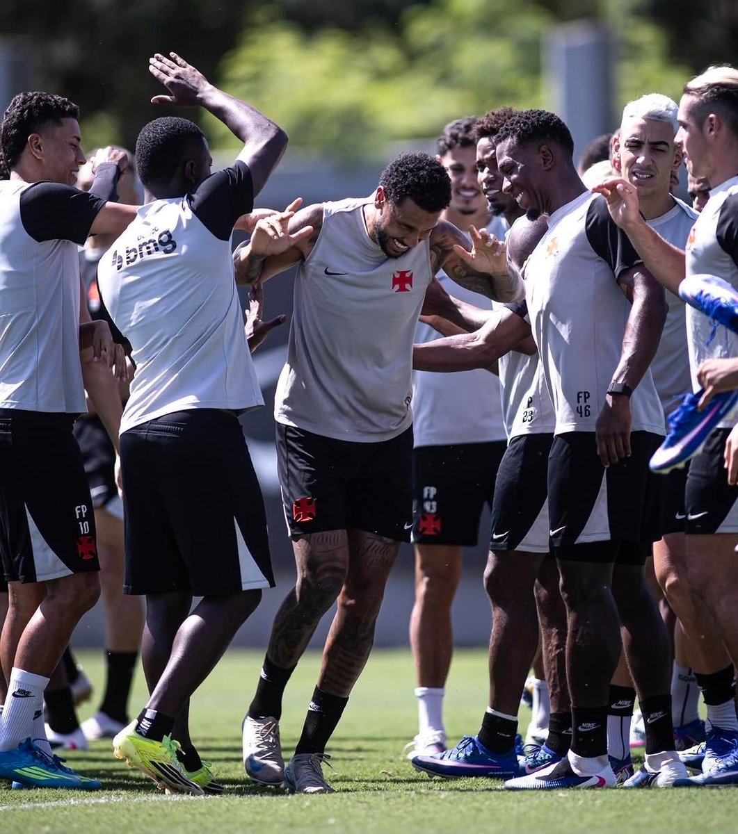 ✠Estagiário do VASCO✠ tweet media