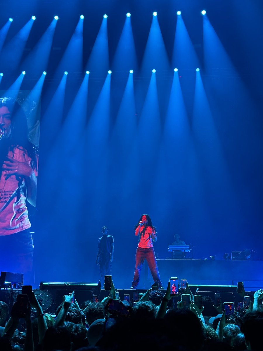 joseluismxy's tweet photo. Unas fotos que tomé de Lorde ayer 🥹 https://t.co/moNjkP3MF4