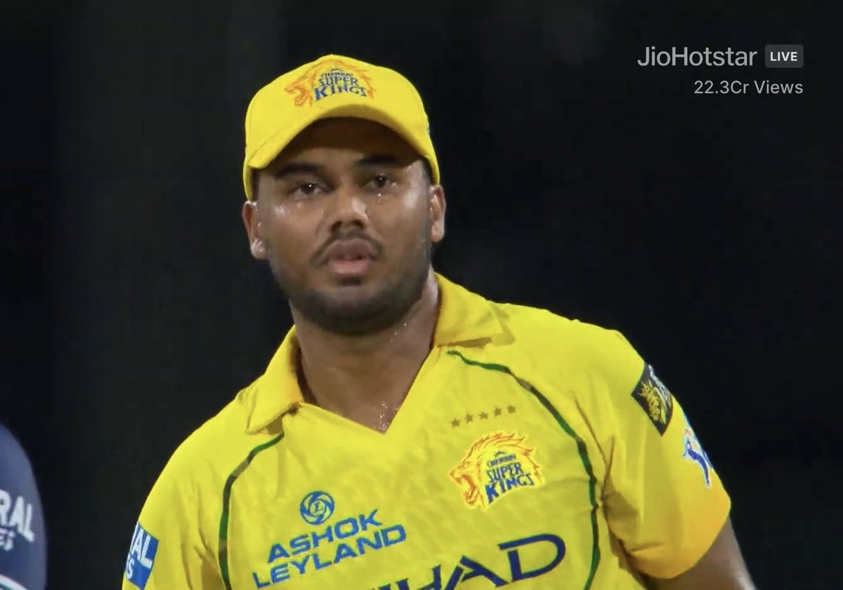 Hot cricket club tweet media