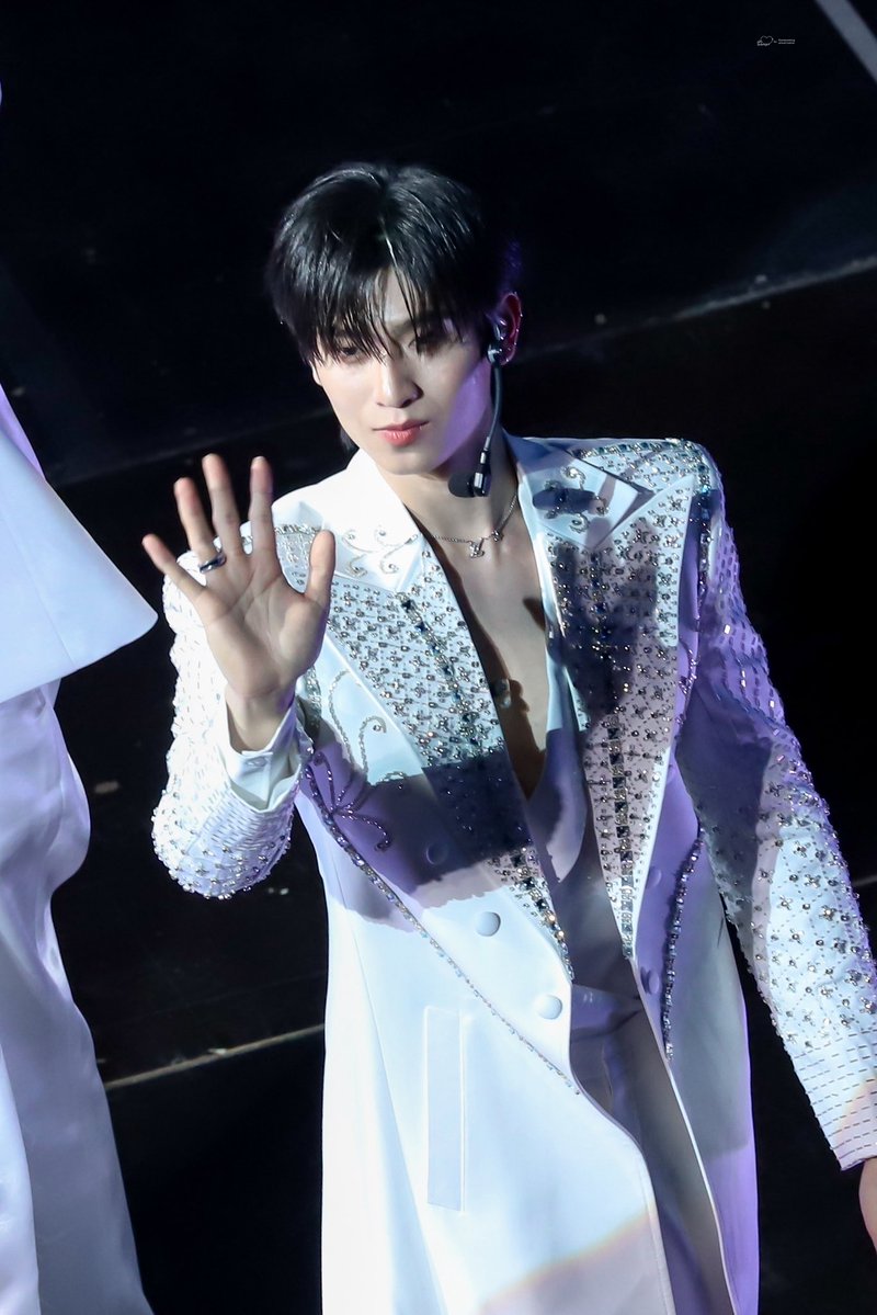 𝒾𝘯𝘲𝘶𝘪𝘦𝘵𝘭𝘪𝘨𝘩𝘵 - (𝐭𝐦) ♡ tweet media