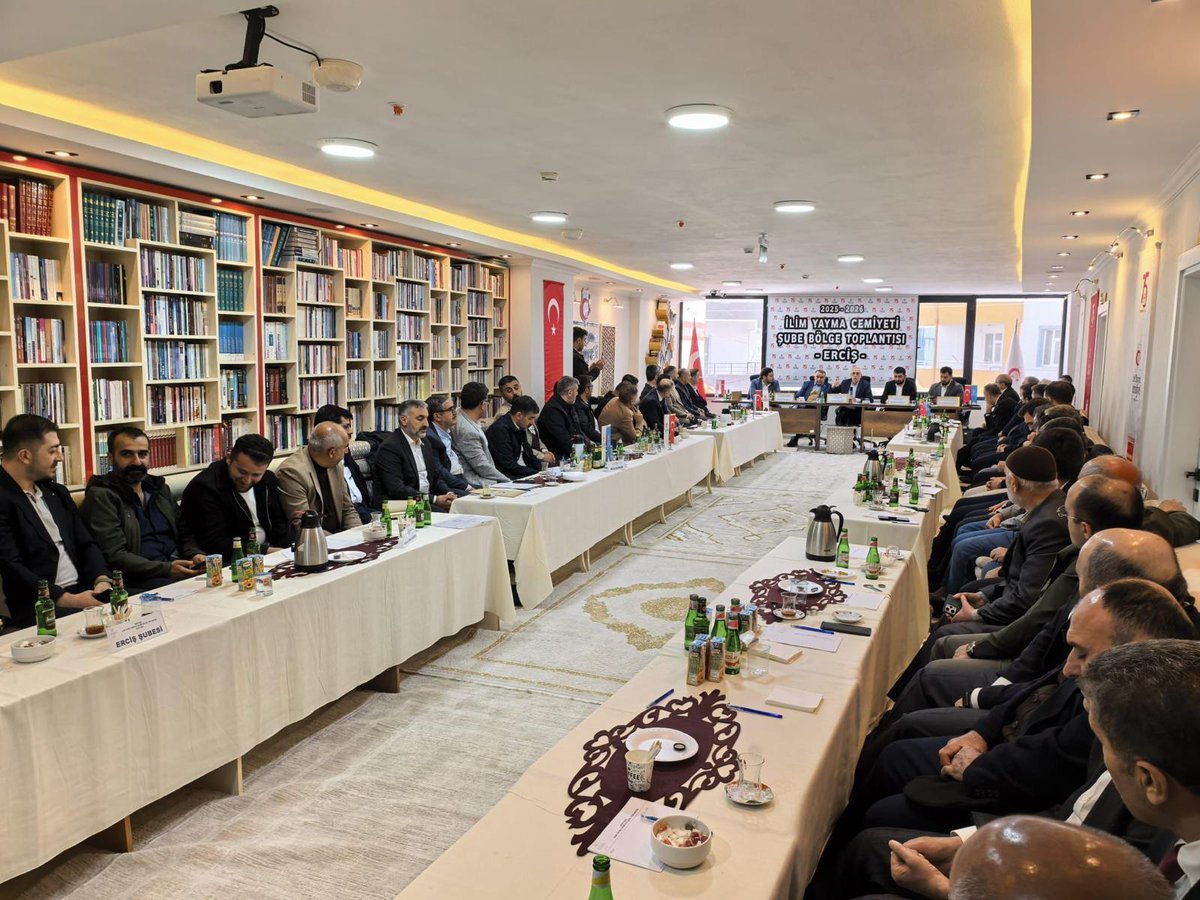 iycgenelmerkez's tweet photo. Erciş Şubemizin Eğitim Merkezi açılışı, Genel Başkanımız Yusuf Tülün, Genel Başkan Yardımcımız Dr. İsrafil Kışla, 24. Dönem Van Milletvekili Fatih Çiftçi, sivil toplum kuruluşu temsilcileri, protokol üyeleri, öğrenciler ve Erciş halkının yoğun katılımıyla gerçekleşti. https://t.co/8zZVUINr2Z
