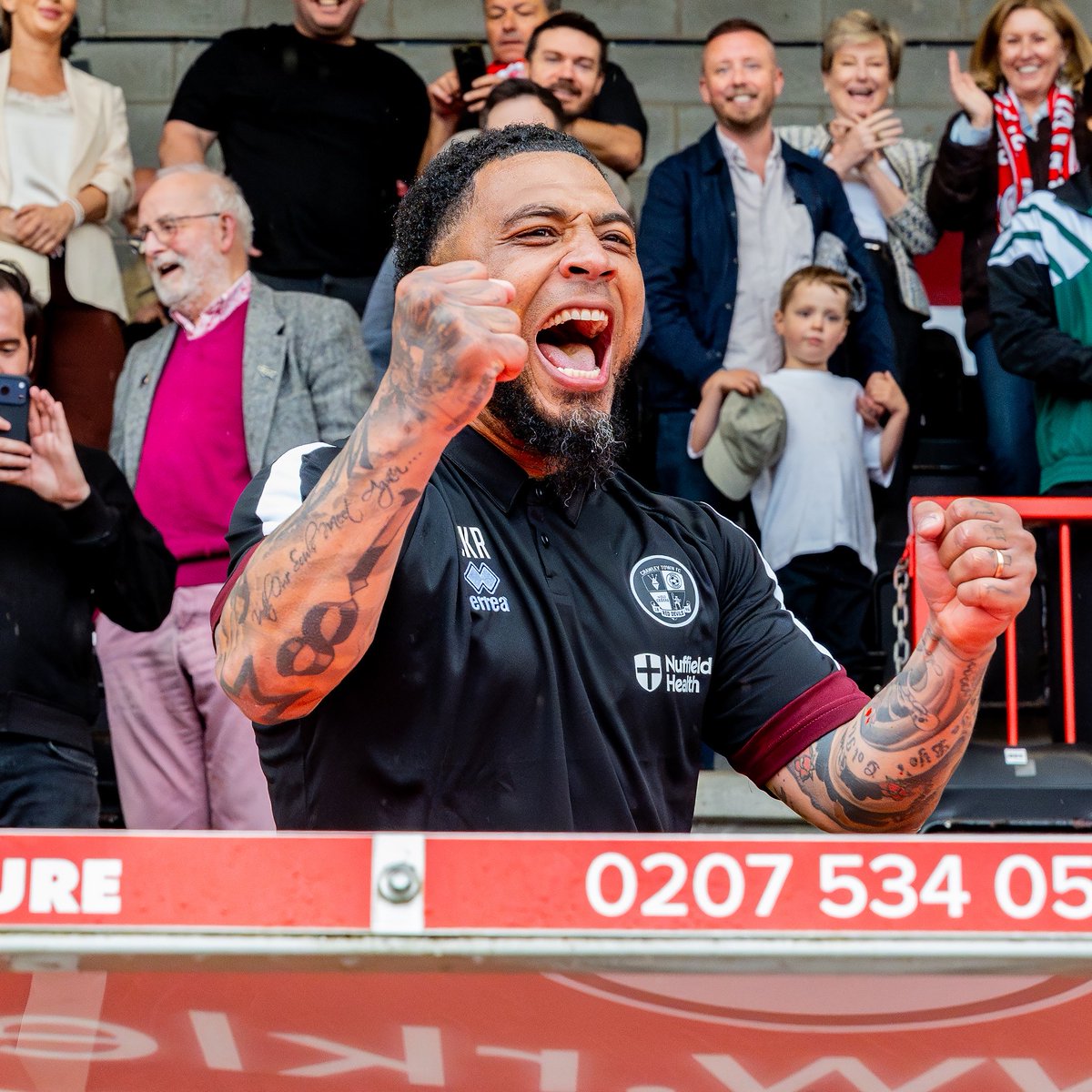 crawleytown's tweet photo. ✅ JOB DONE

#TownTeamTogether🔴 https://t.co/S3BGJNvUF4